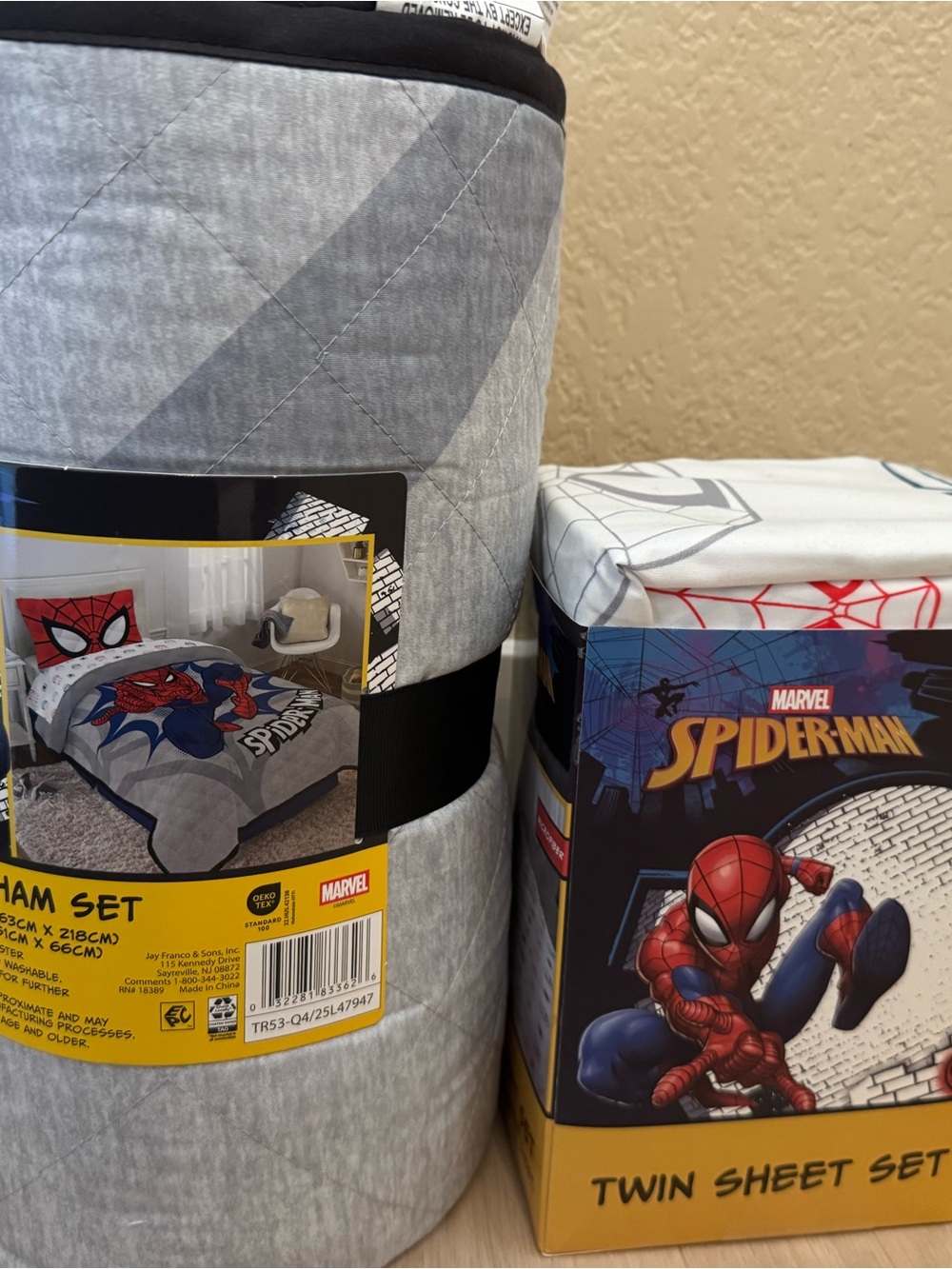 Marvel Spider-Man Twin Quilt, Sham & Sheet Set - Gray, Red, Blue